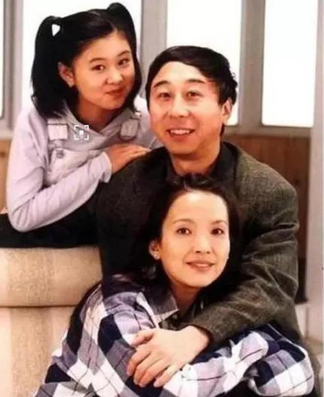 出道20多年从不拍吻戏40岁长的还像18九游会网址是多少原来她是冯巩的“女儿”(图10)